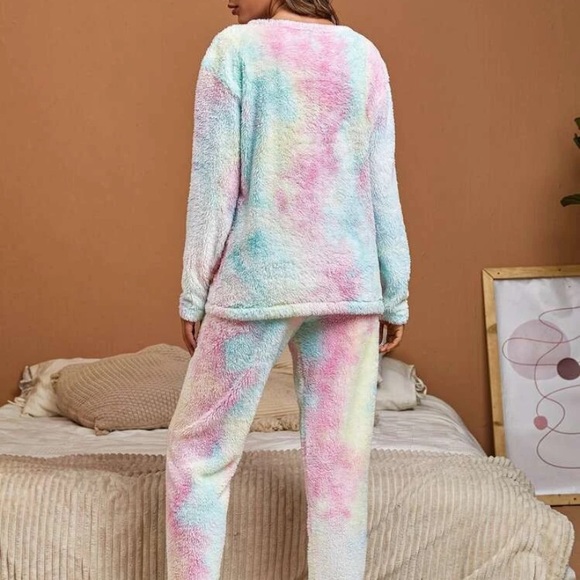 Fuzzy tie dye lounge set - Picture 2 of 2